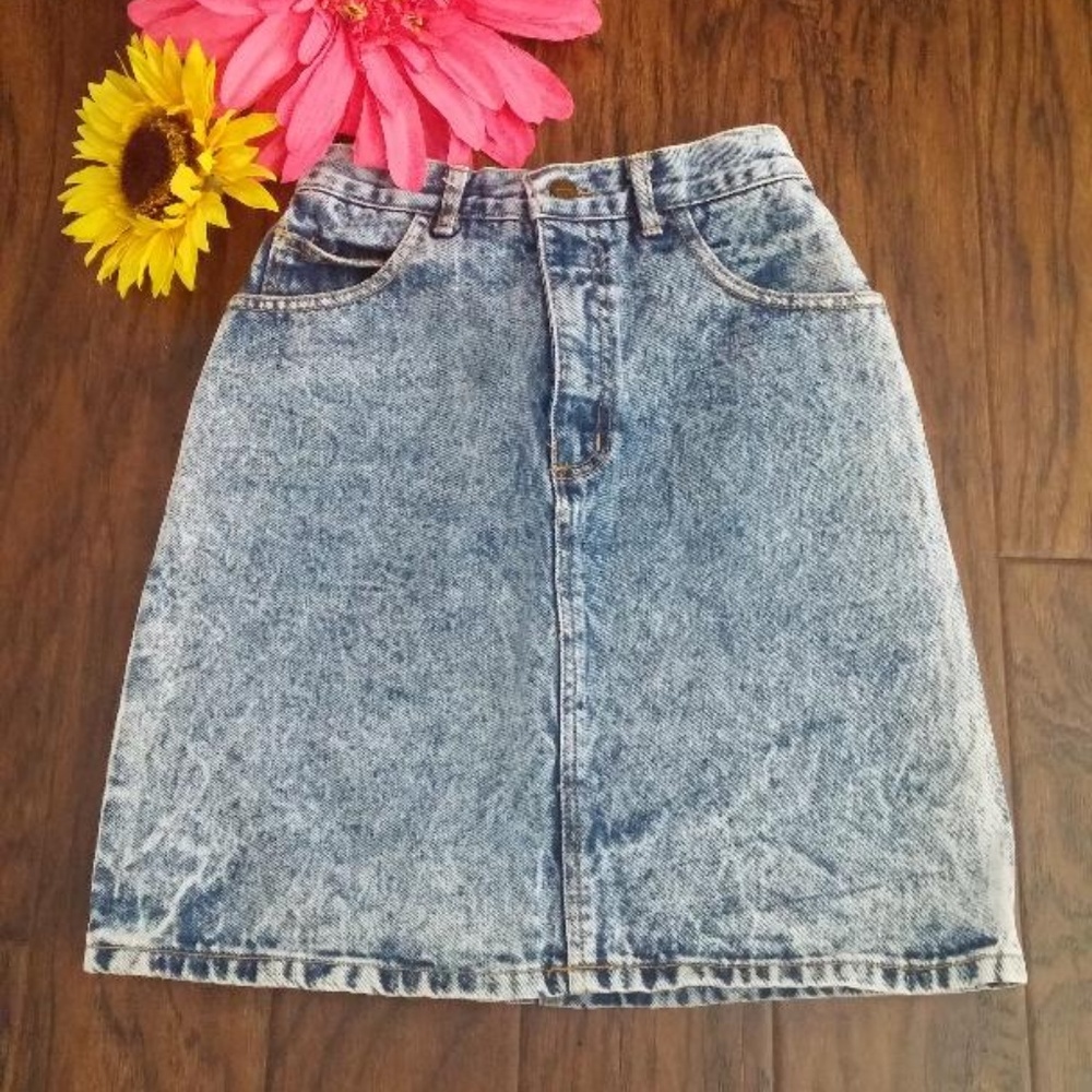 Guess Jean skirt - Size 27 - 18" long